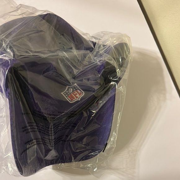 New Era Minnesota Vikings Purple and Gold 39THIRTY Cap - Picture 3 of 3